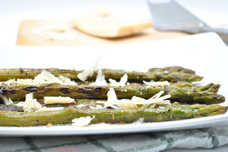 Asperges poêlées et oeufs